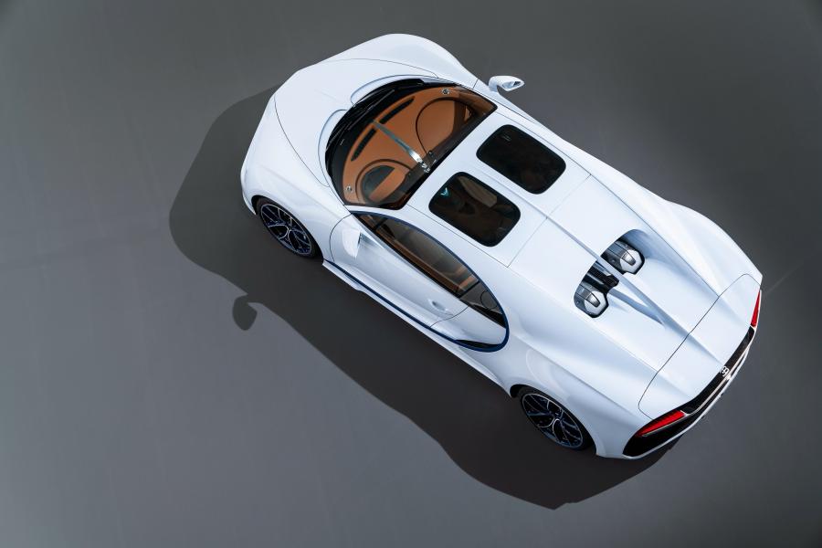  Bugatti Chiron Sky View Show Car 2018 года  (фото 2 из 14)